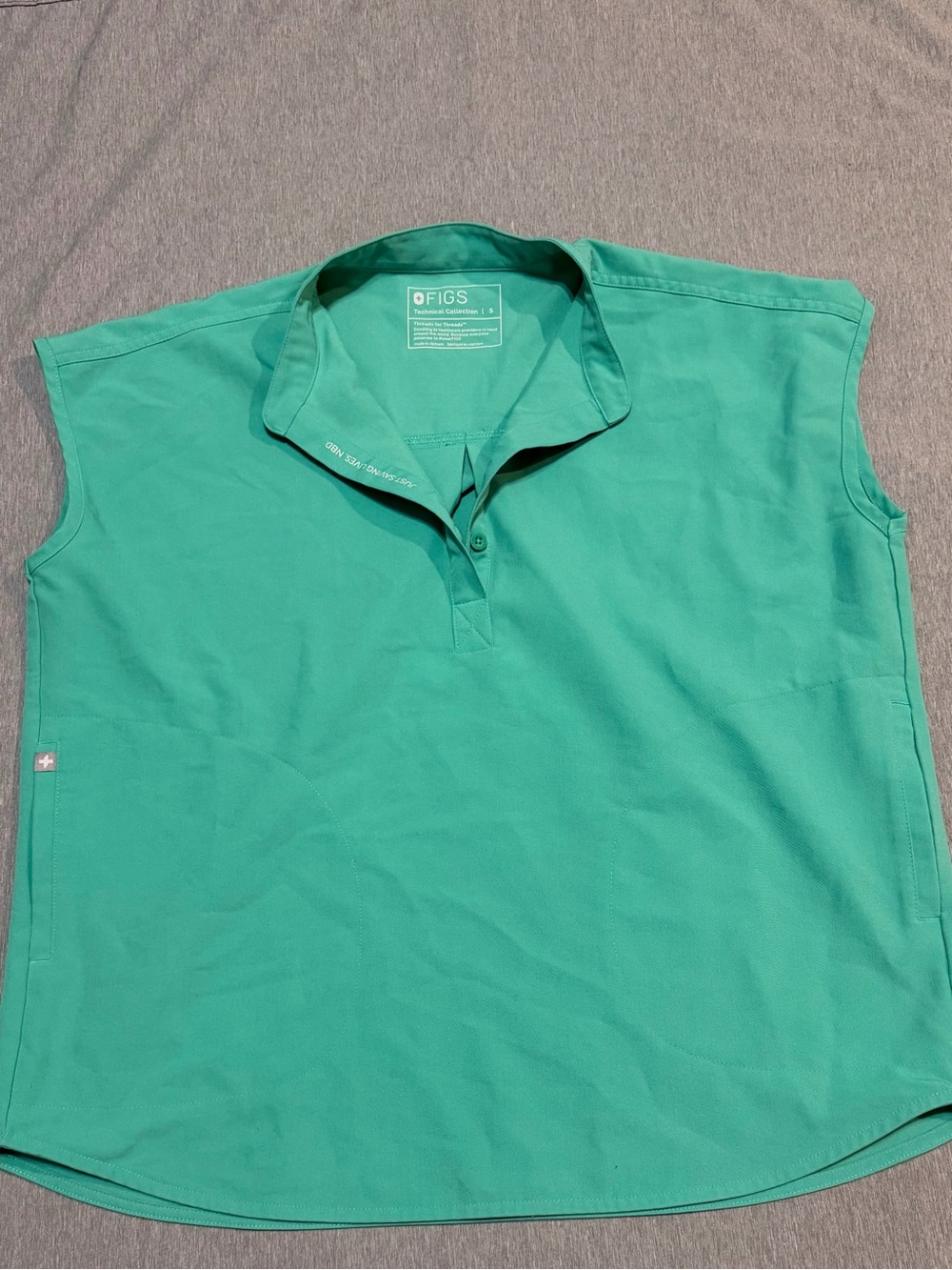 FIGS Rafaela Oversized Scrub Top & Zamora Jogger Set Small Teal Green - Picture 3 of 10